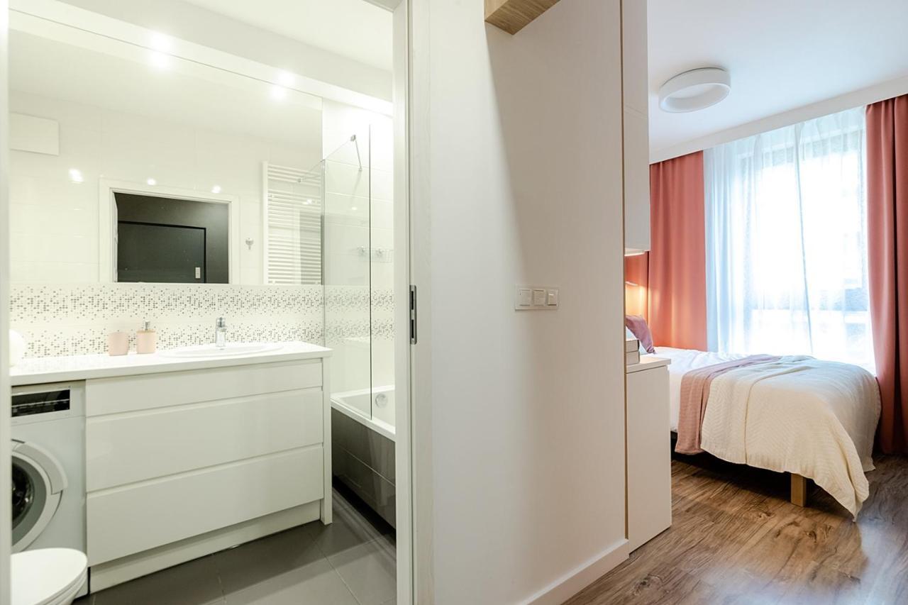 Studio Wola Apartament Kasprzaka - WiFi + smart TV Warsawa Bagian luar foto
