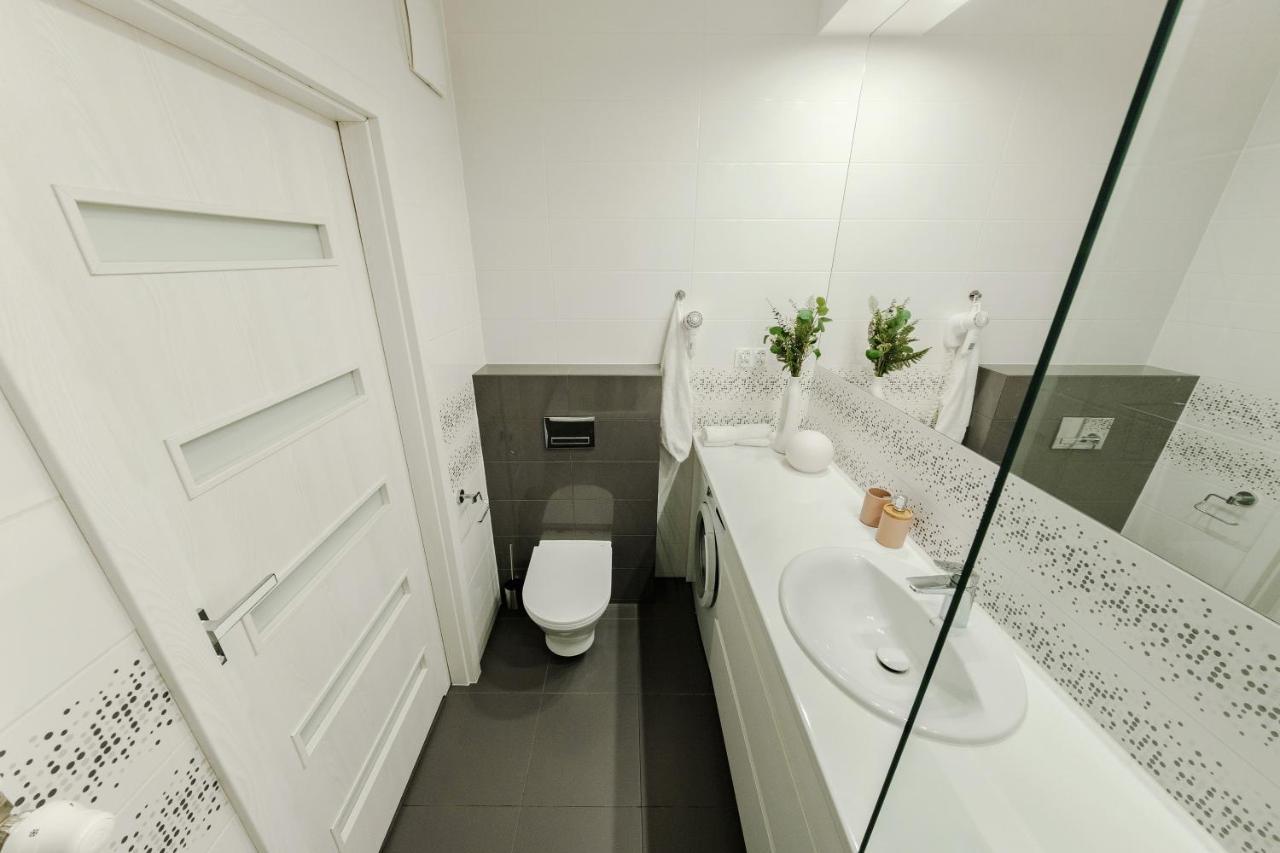 Studio Wola Apartament Kasprzaka - WiFi + smart TV Warsawa Bagian luar foto