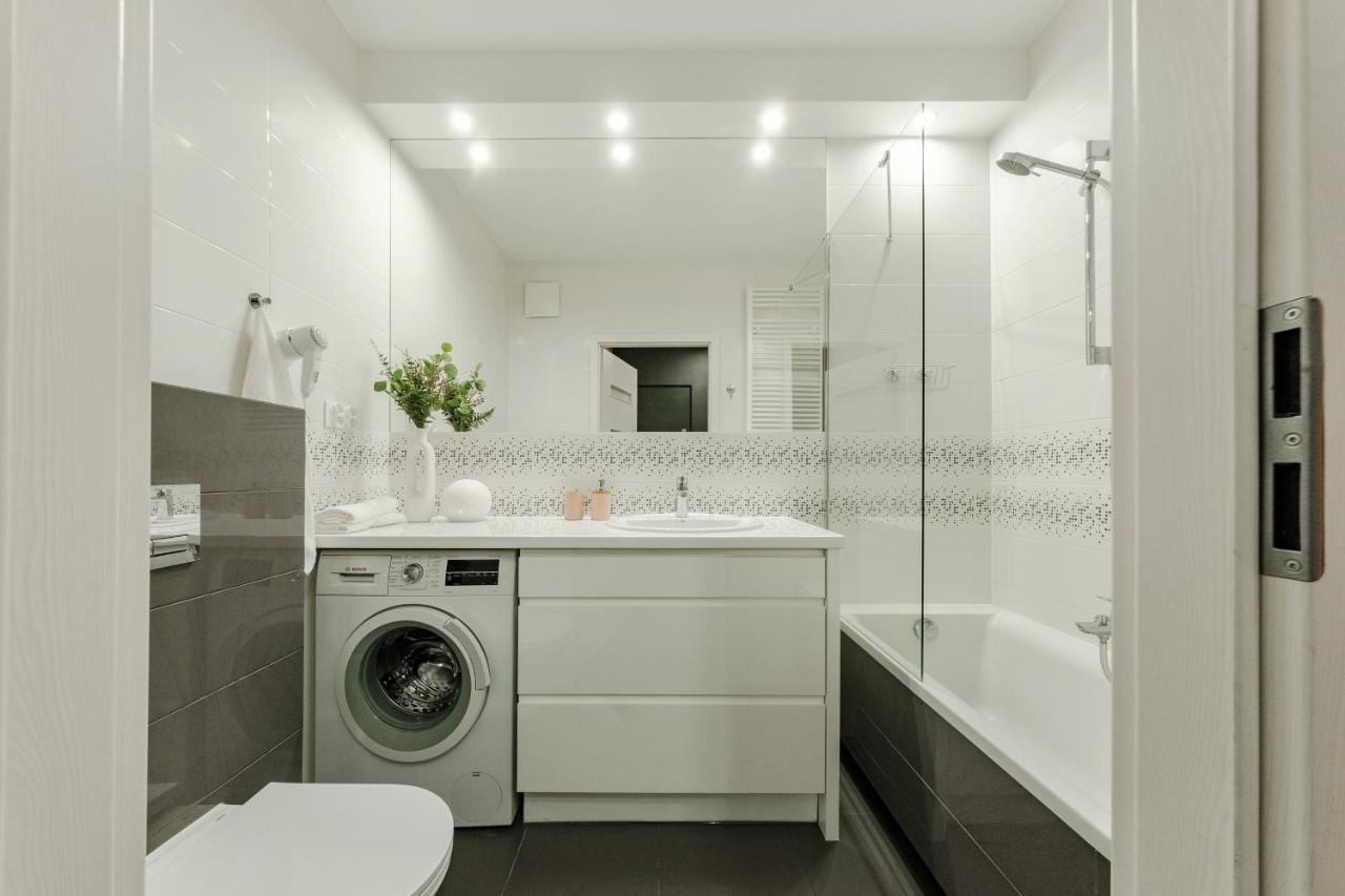 Studio Wola Apartament Kasprzaka - WiFi + smart TV Warsawa Bagian luar foto